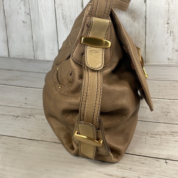 B Makowsky Taupe Leather Slouchy Hobo Satchel Shoulder Bag w/Large Buckle Accent - Picture 7 of 15